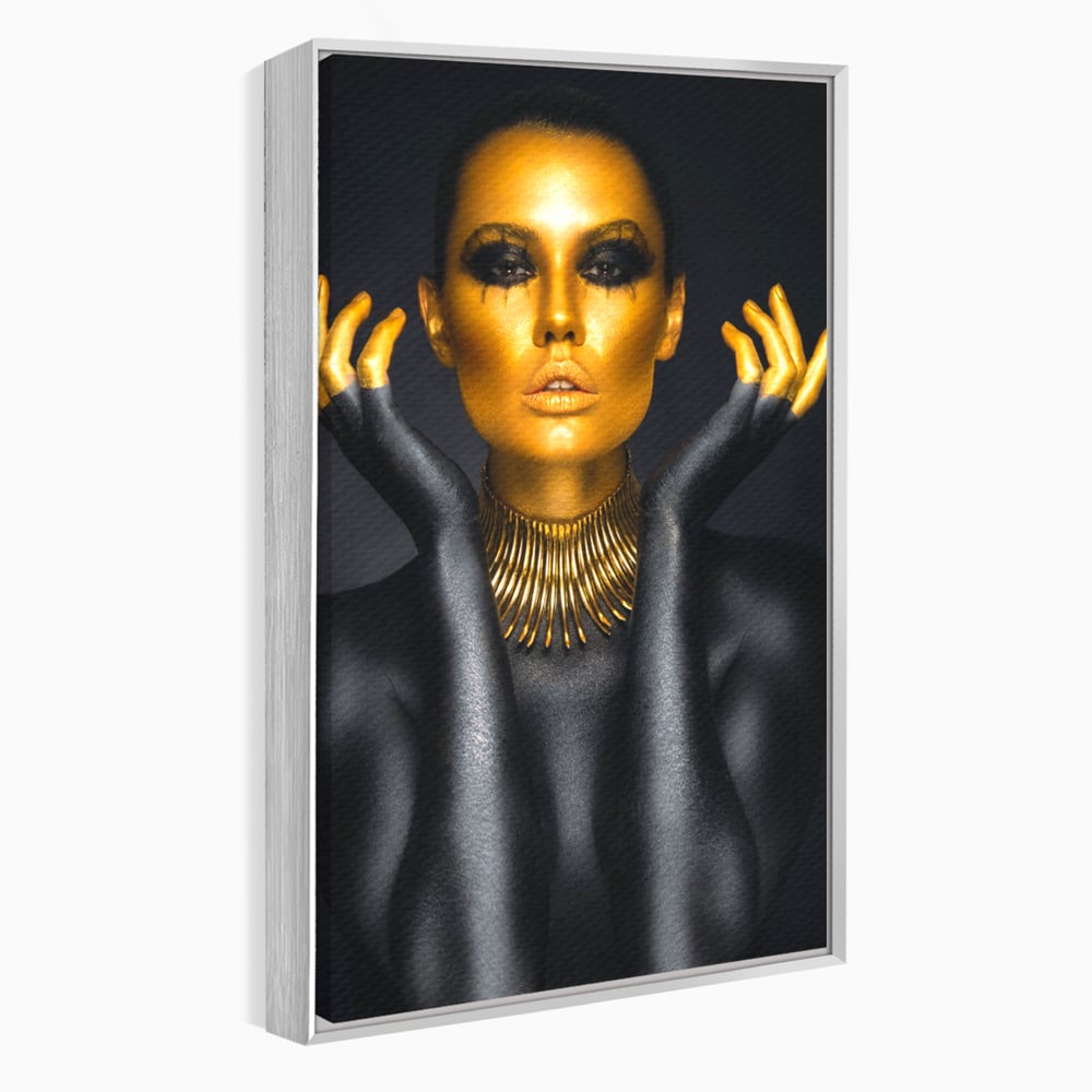 Tablou canvas cu tablou portret femeie aurie, in rama de aluminiu argintiu